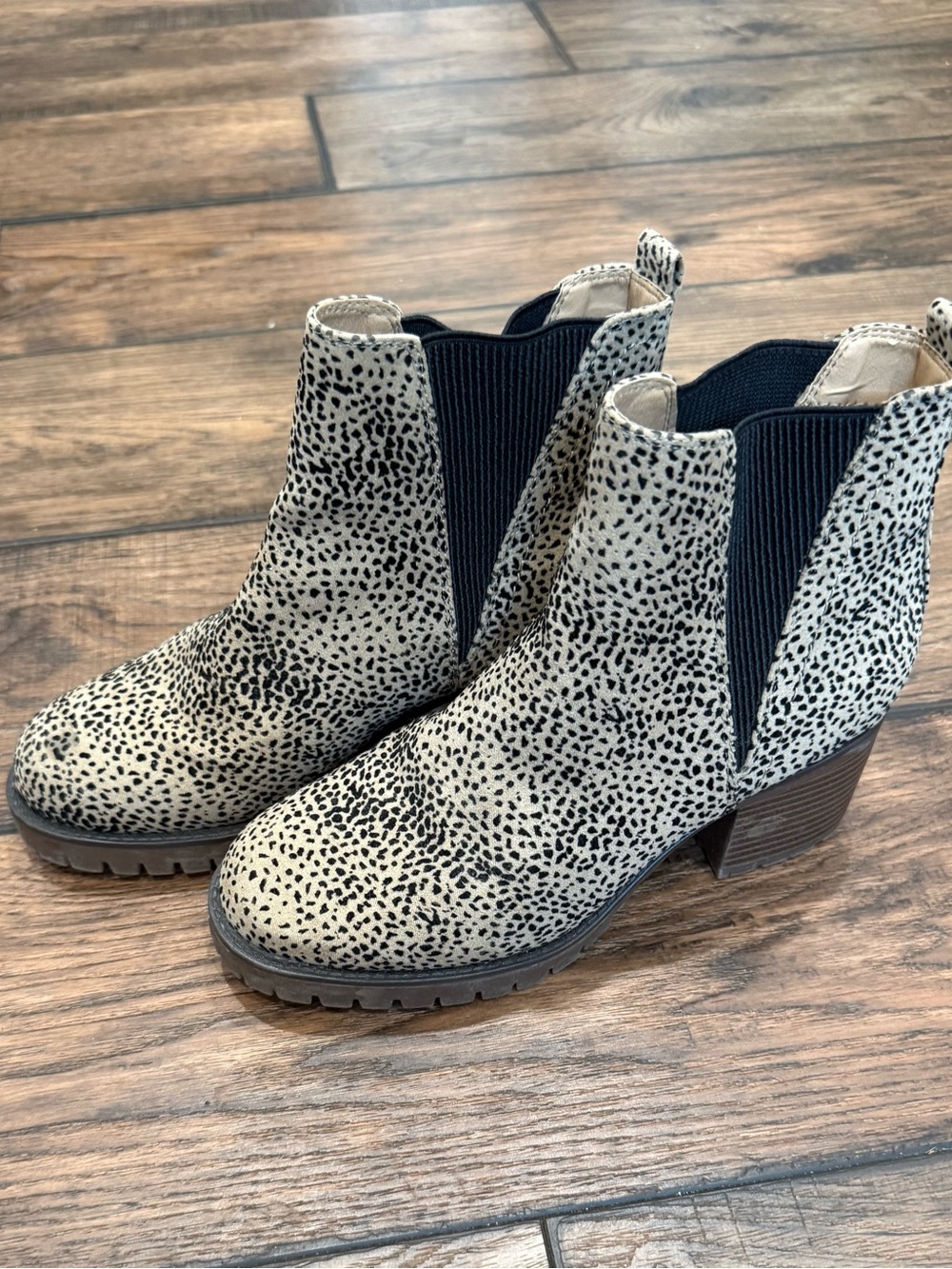 Altar'd State Cheetah Print Ankle Booties size 7